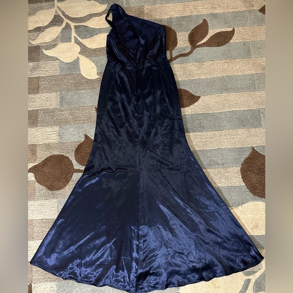 Lulu’s On the Guest List Navy Blue Satin One-Shoulder Maxi Gown B1 - Picture 7 of 14